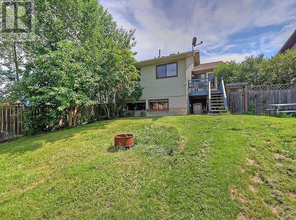 Single Family House Bi-level for Sale in  Bernard Drive NW Beddington Heights Calgary 