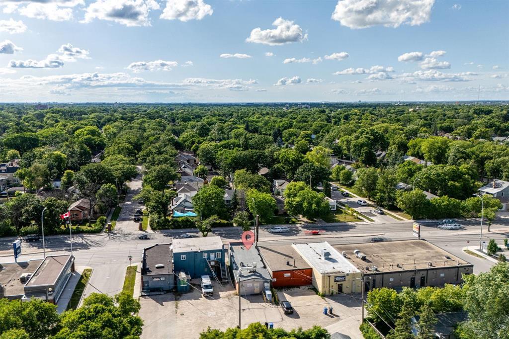 Photo 9 of 839 Henderson Highway, Winnipeg MB