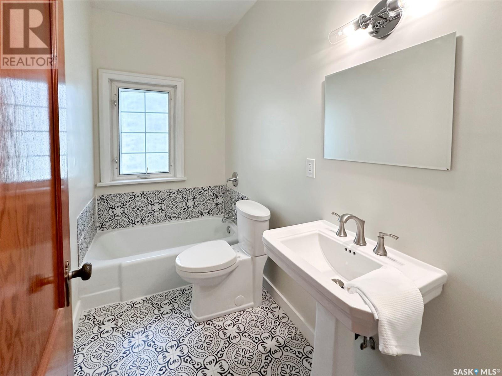 Single Family House Bungalow for Sale in  nd AVENUE NE Swift Current 