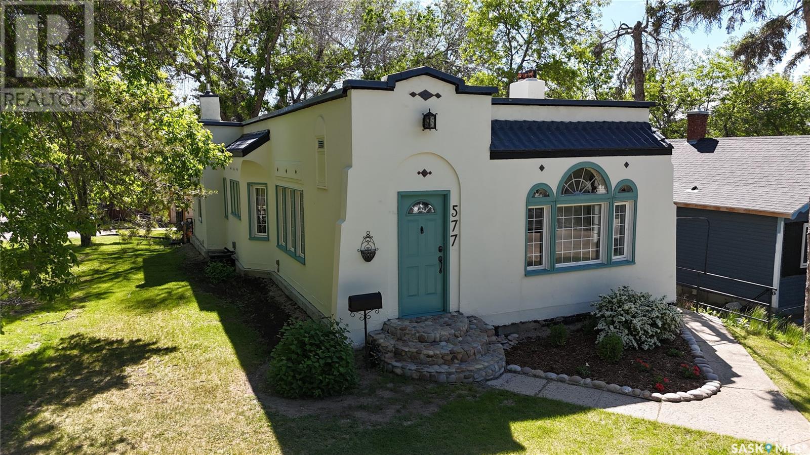 Single Family House Bungalow for Sale in  nd AVENUE NE Swift Current 