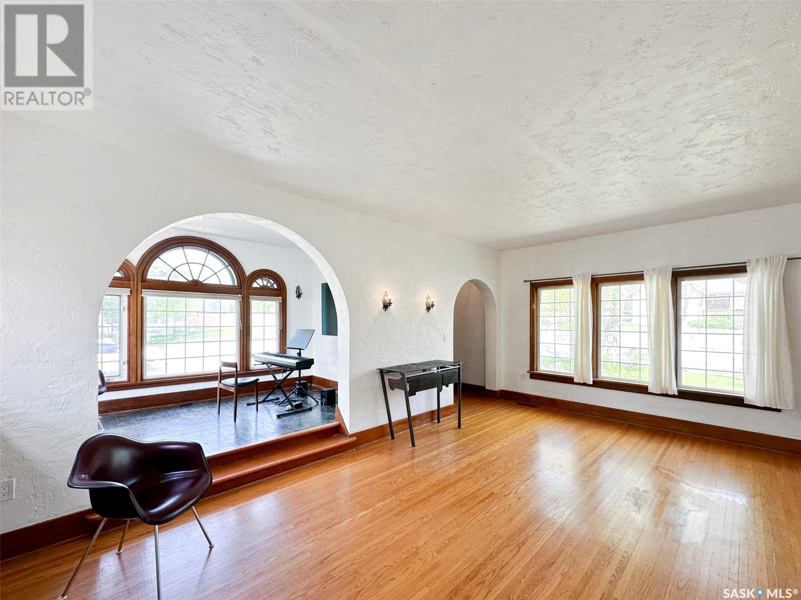 Single Family House Bungalow for Sale in  nd AVENUE NE Swift Current 