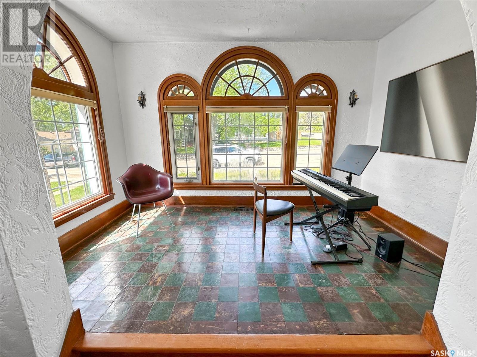 Single Family House Bungalow for Sale in  nd AVENUE NE Swift Current 