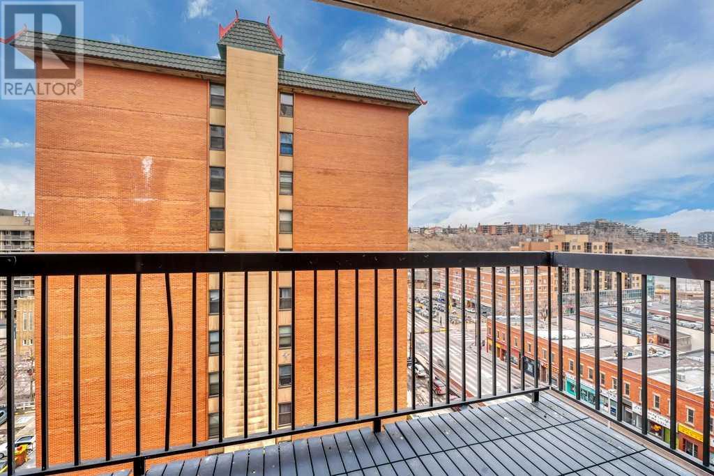 Single Family House Loft for Sale in    Avenue SW Chinatown Calgary 