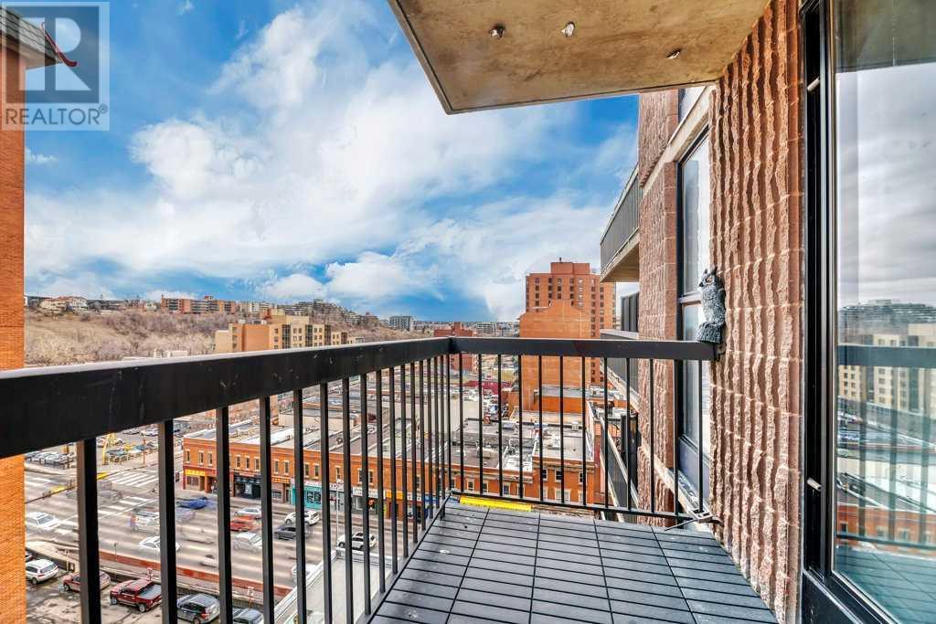 Single Family House Loft for Sale in    Avenue SW Chinatown Calgary 
