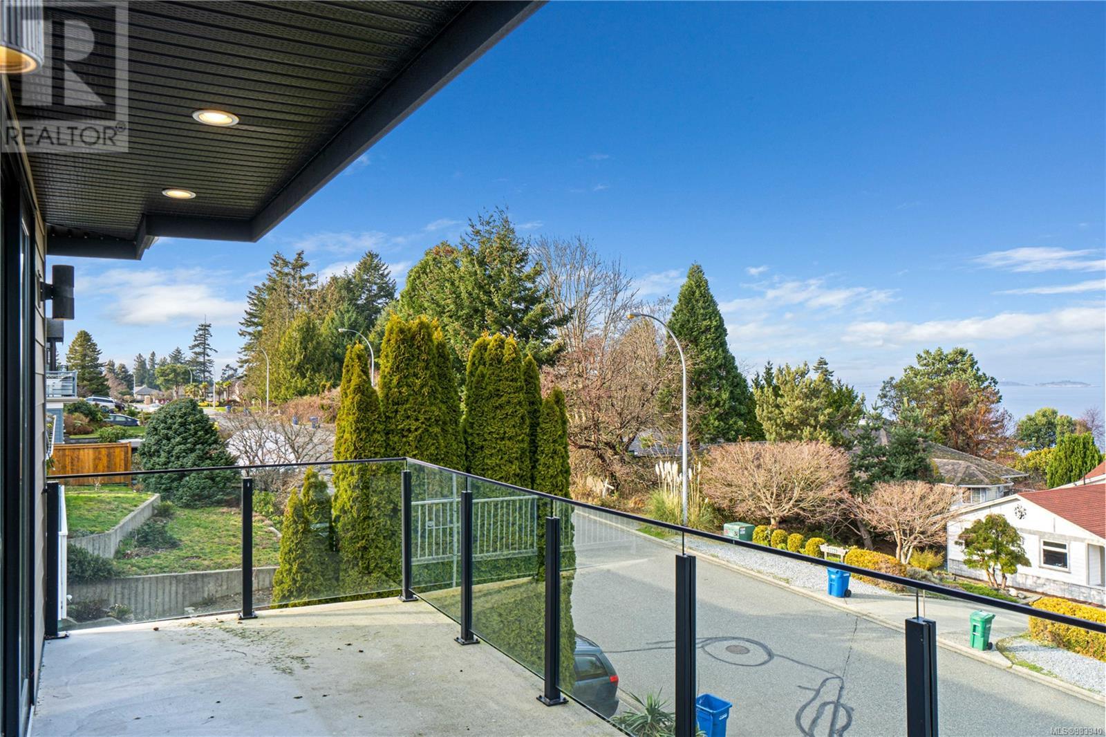 6259 Icarus Dr, Nanaimo