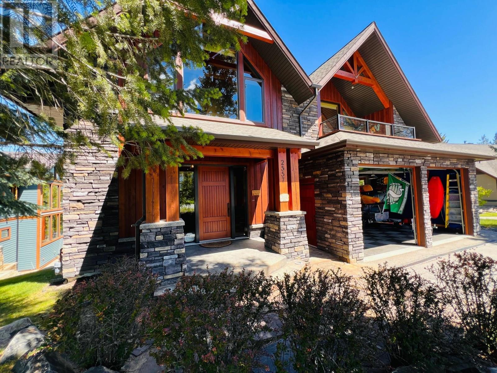 Photo 3 of 2557 Ledgerock Ridge, Invermere BC
