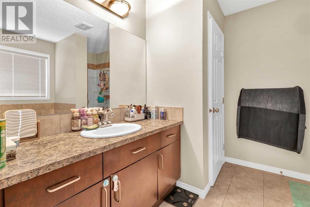 Single Family House for Sale in  covepark Rise NE Coventry Hills Calgary 