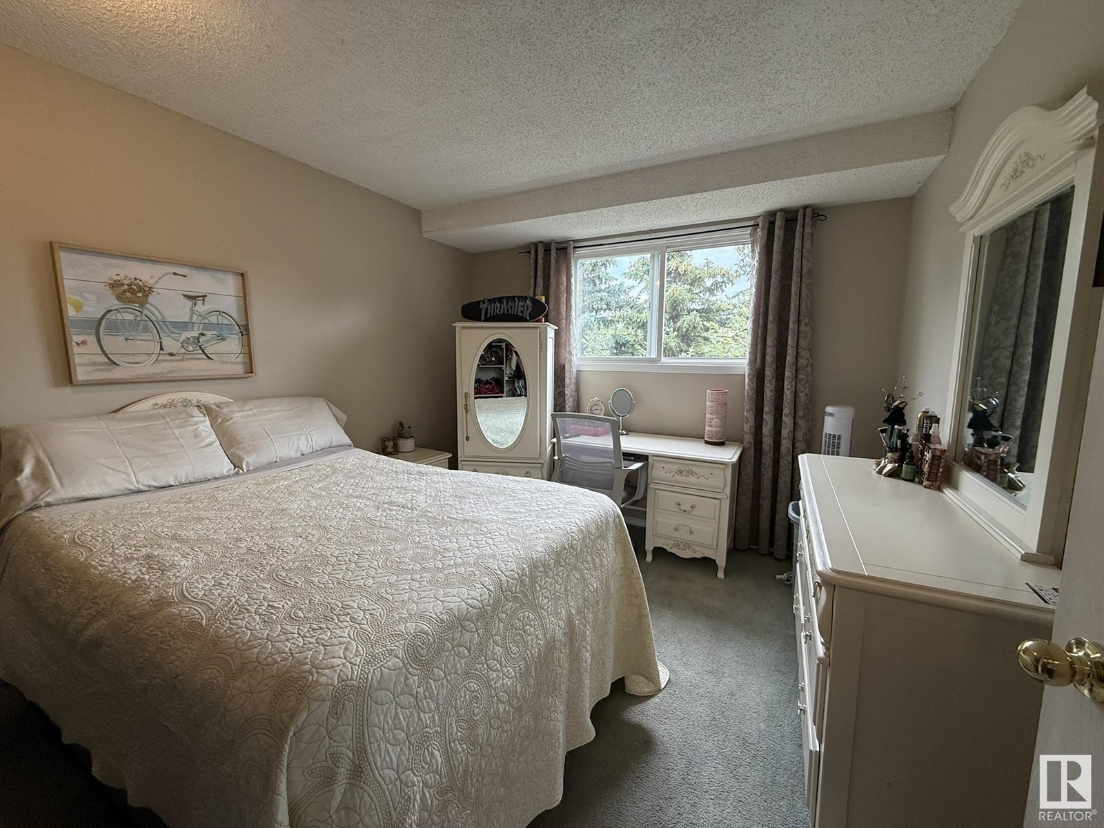 Photo 8 of 18525 66 Av Nw, Edmonton AB
