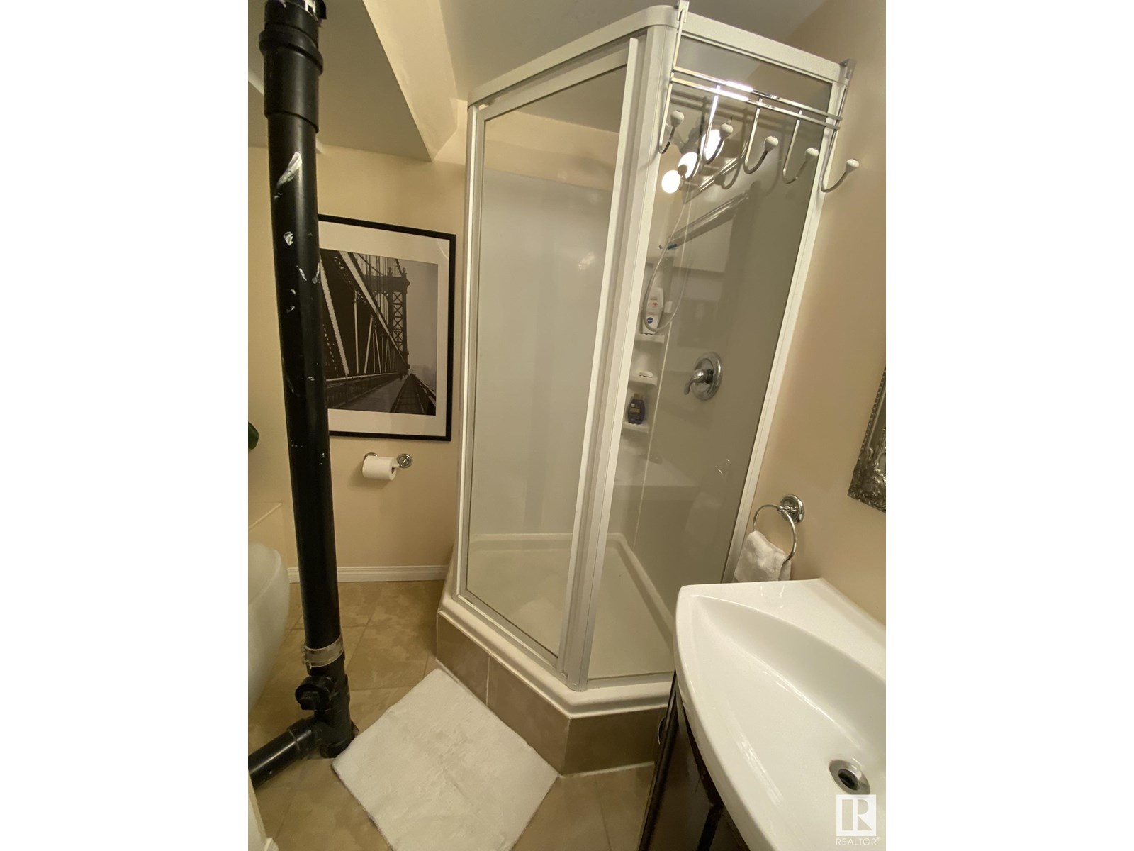Photo 13 of 18525 66 Av Nw, Edmonton AB