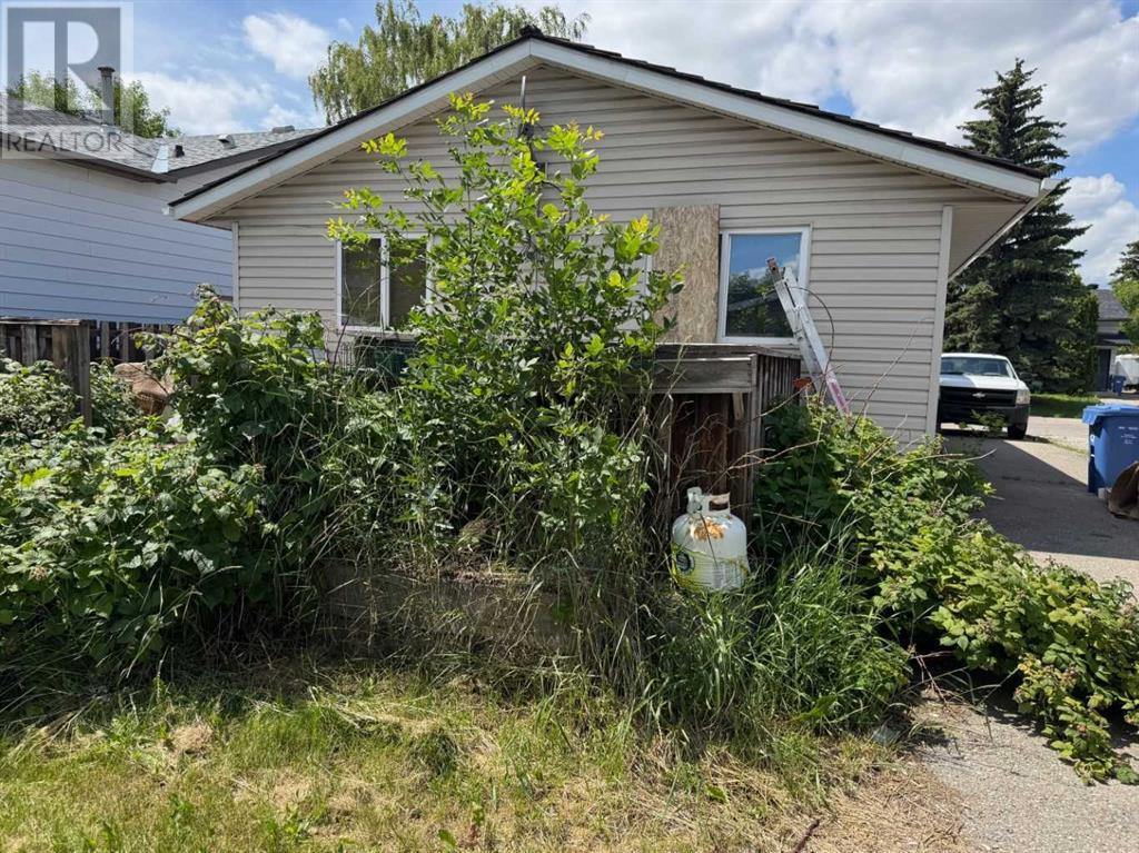 Single Family House Bungalow for Sale in  Doverglen Crescent SE Dover Calgary 