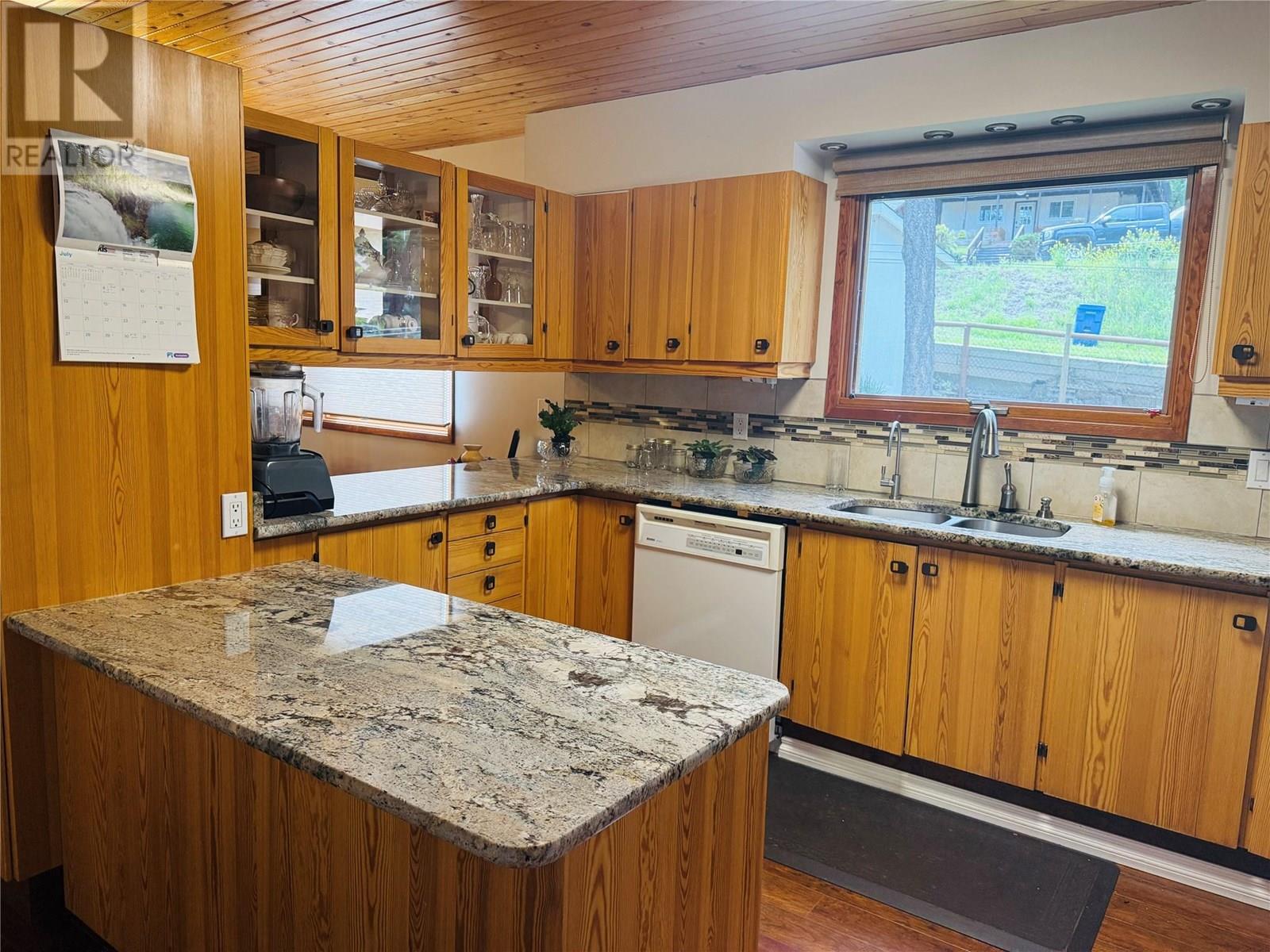 1410 10A Avenue, Invermere