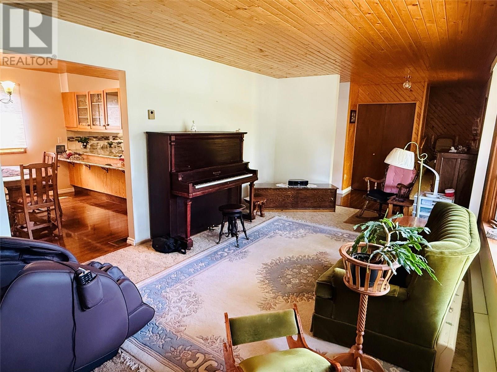 1410 10A Avenue, Invermere