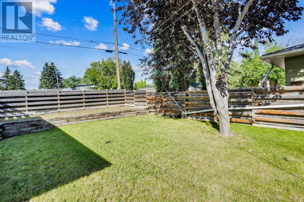 Single Family House Bungalow for Sale in  Hollyburn Road SW Haysboro Calgary 