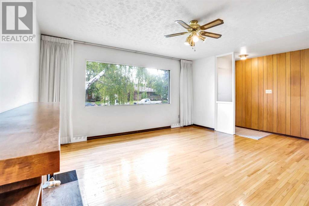 Single Family House Bungalow for Sale in  Hollyburn Road SW Haysboro Calgary 