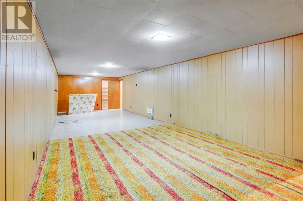 Single Family House Bungalow for Sale in  Hollyburn Road SW Haysboro Calgary 