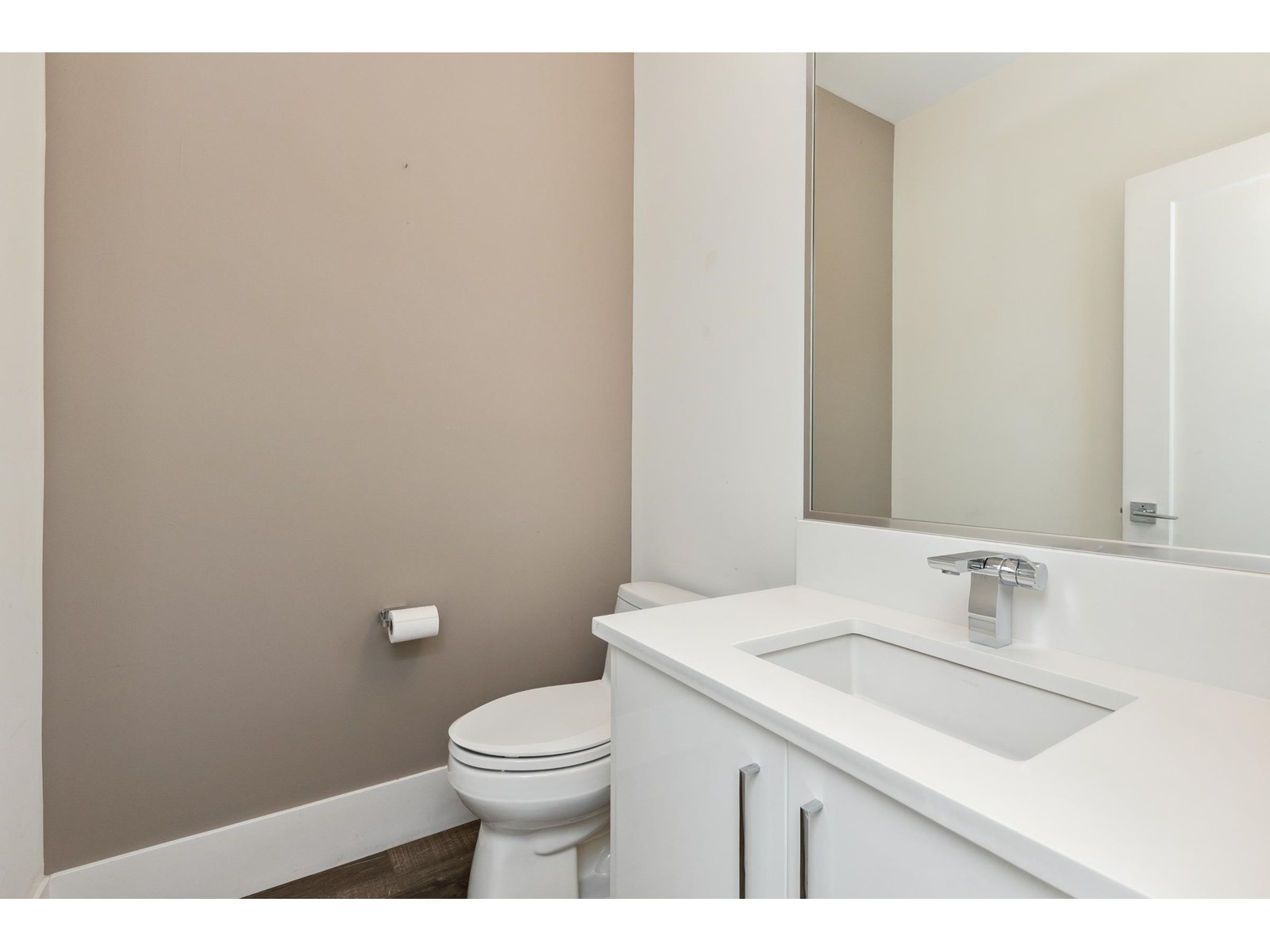Photo 10 of 7 15177 60 Avenue, Surrey BC