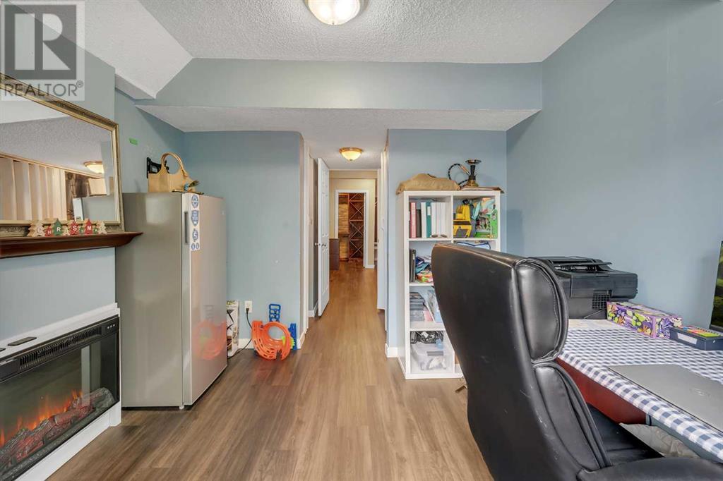 13, 200 Hidden Hills Terrace NW, Calgary, Alberta