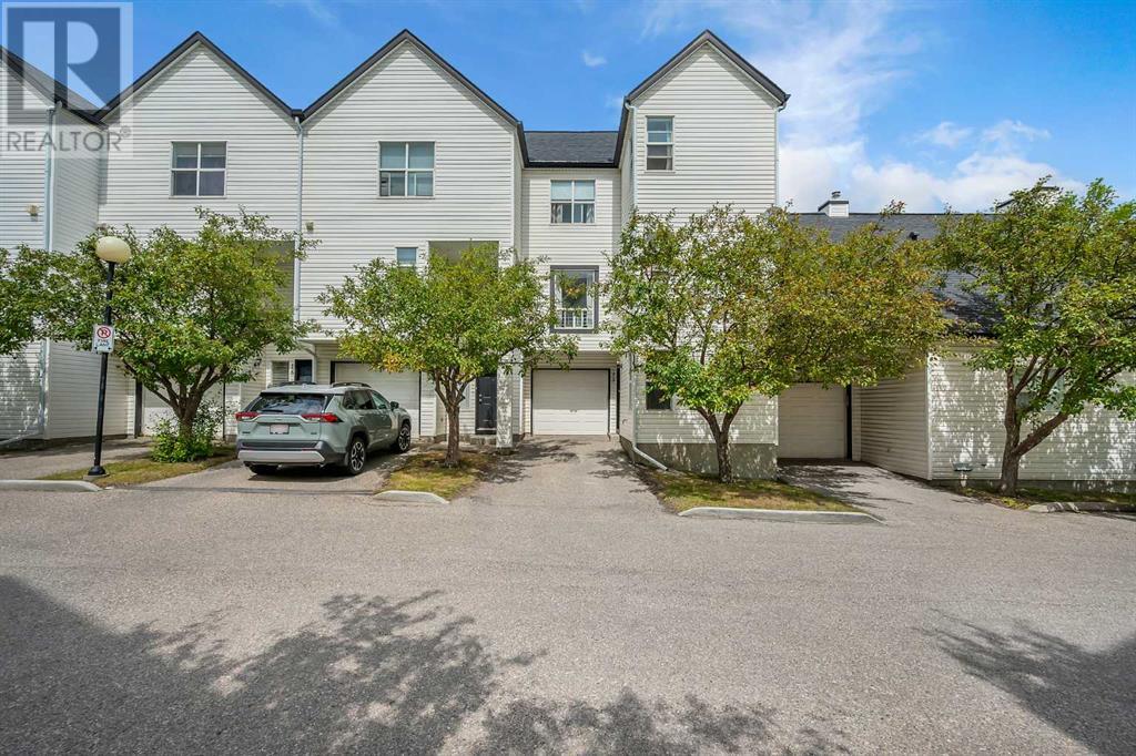 Single Family House for Sale in   Hidden Hills Terrace NW Hidden Valley Calgary 