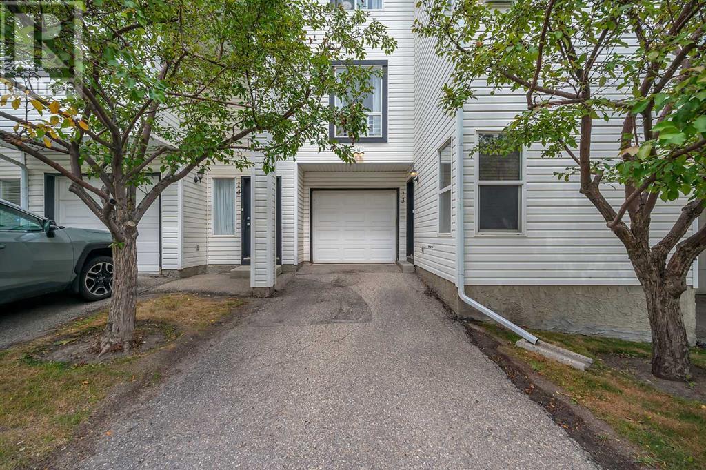 Single Family House for Sale in   Hidden Hills Terrace NW Hidden Valley Calgary 