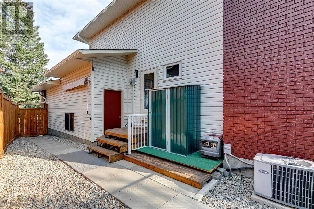 Single Family House for Sale in  Millbank Court SW Millrise Calgary 