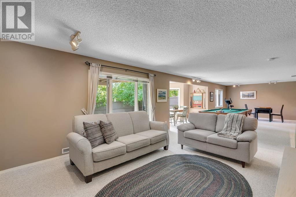 Single Family House for Sale in  Evergreen Terrace SW Evergreen Calgary 