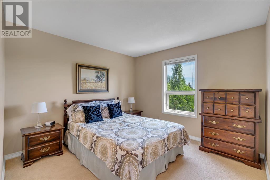 Single Family House for Sale in  Evergreen Terrace SW Evergreen Calgary 