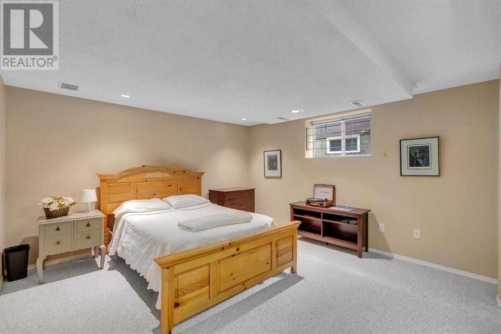 Single Family House for Sale in  Evergreen Terrace SW Evergreen Calgary 