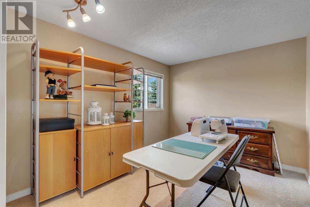 Single Family House for Sale in  Evergreen Terrace SW Evergreen Calgary 