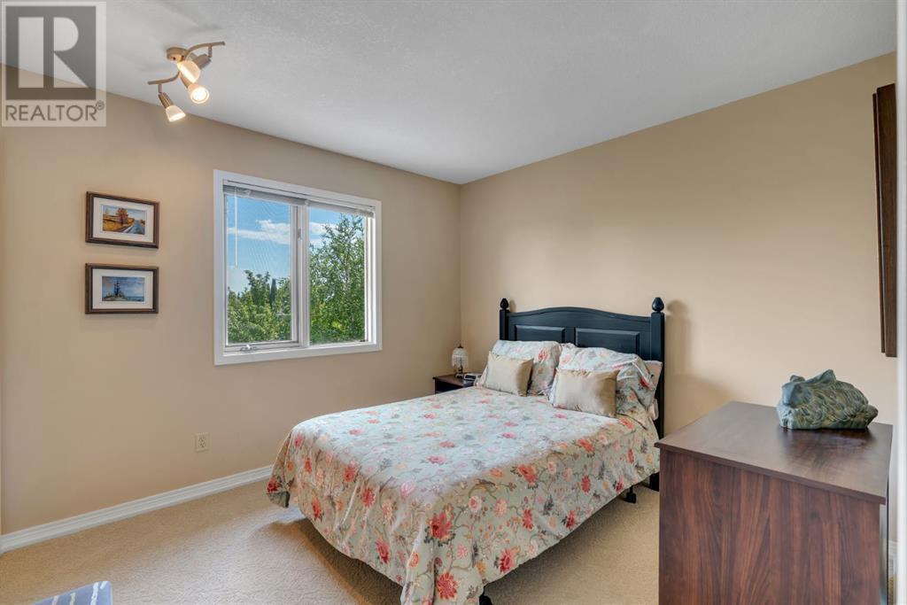34 Evergreen Terrace SW, Calgary, Alberta