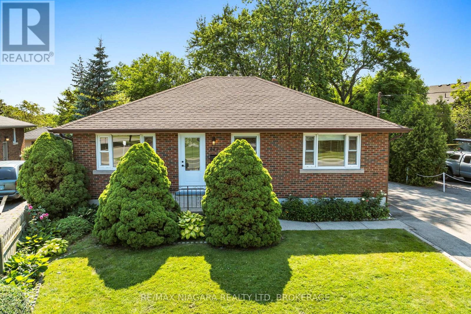 Photo 1 of 127 Louth Street, St Catharines ON