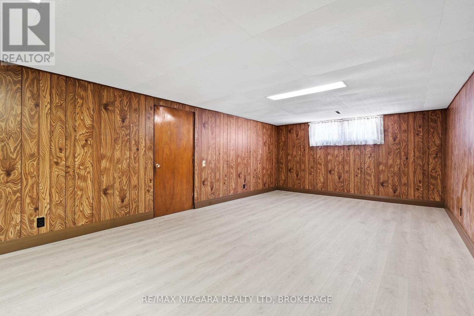 Photo 20 of 127 Louth Street, St Catharines ON