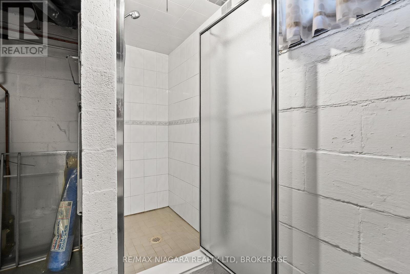 Photo 24 of 127 Louth Street, St Catharines ON