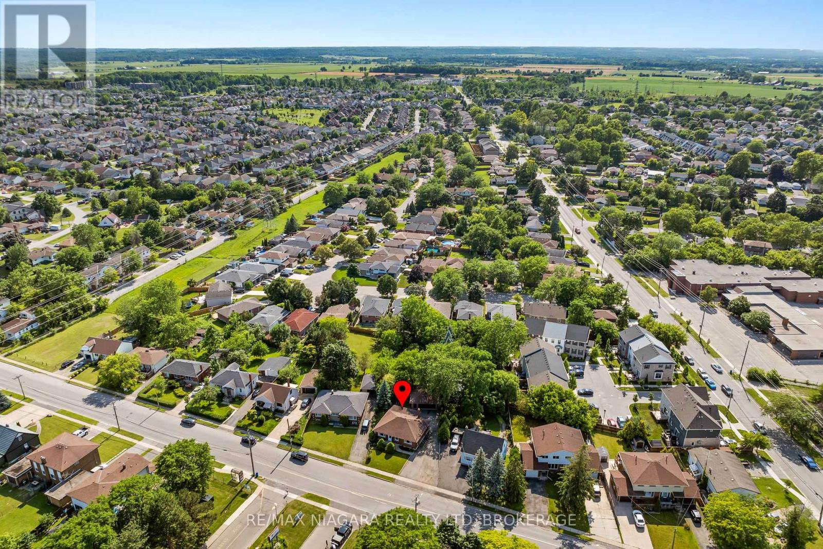 Photo 30 of 127 Louth Street, St Catharines ON