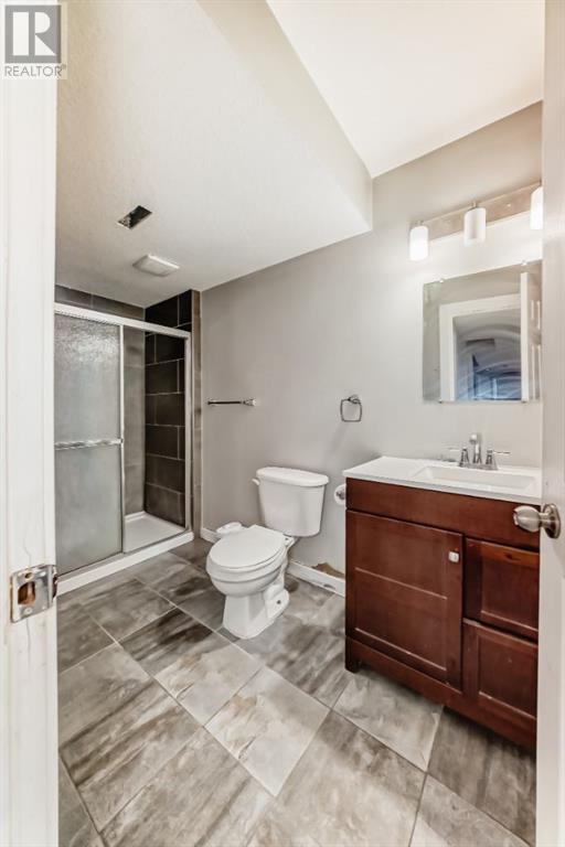 Single Family House for Sale in  Taracove Way NE Taradale Calgary 