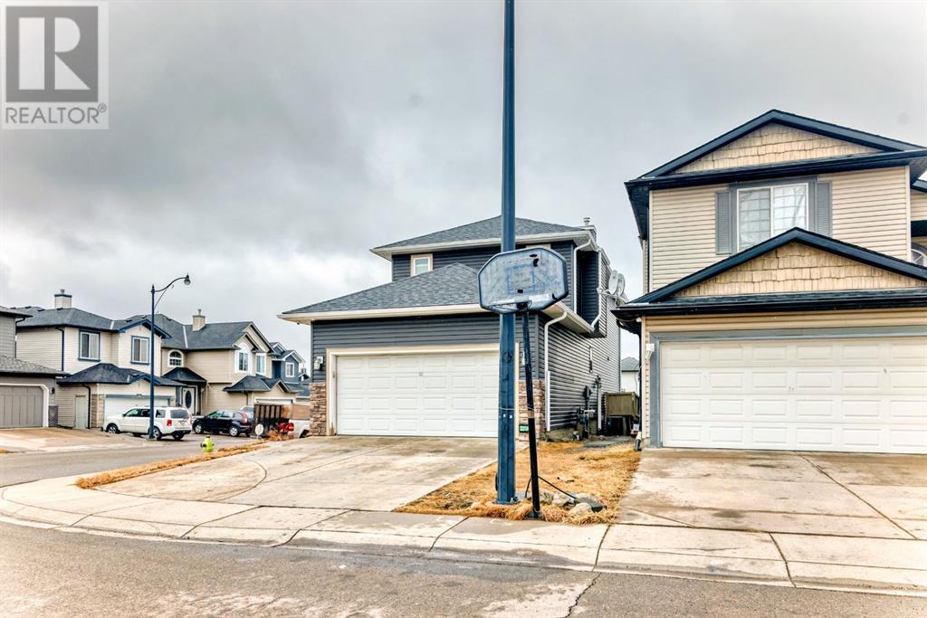 Single Family House for Sale in  Taracove Way NE Taradale Calgary 