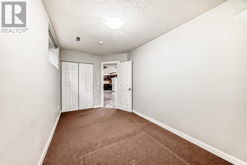 Single Family House for Sale in  Taracove Way NE Taradale Calgary 