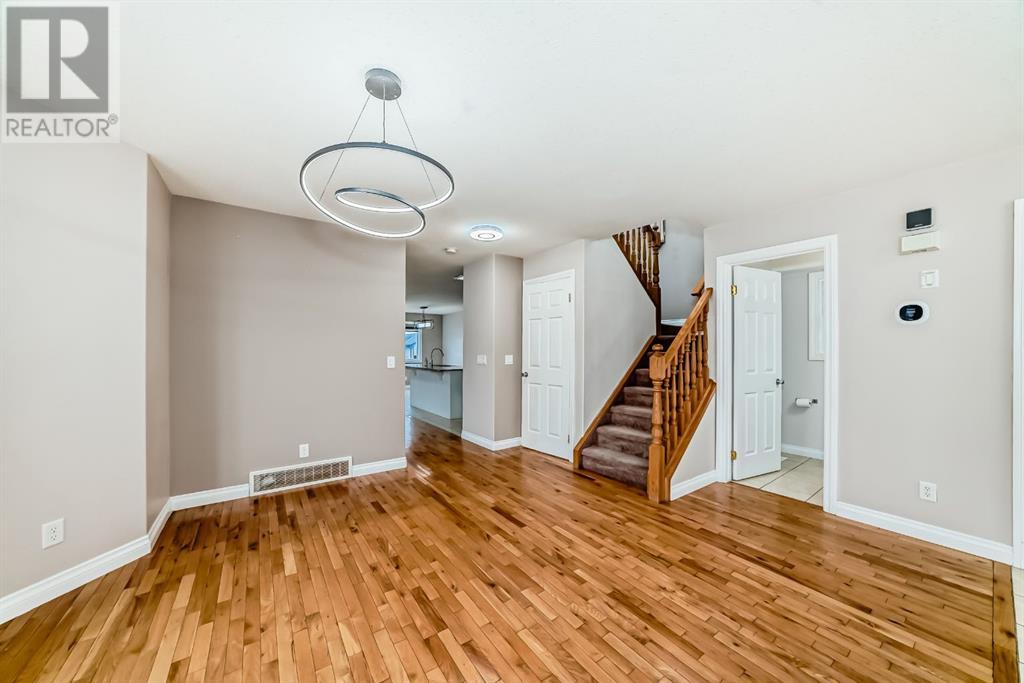 Single Family House for Sale in  Taracove Way NE Taradale Calgary 