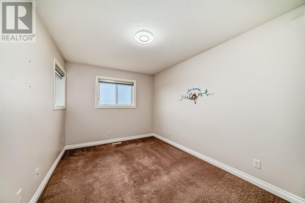 Single Family House for Sale in  Taracove Way NE Taradale Calgary 