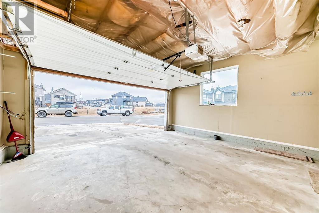 Single Family House for Sale in  Taracove Way NE Taradale Calgary 