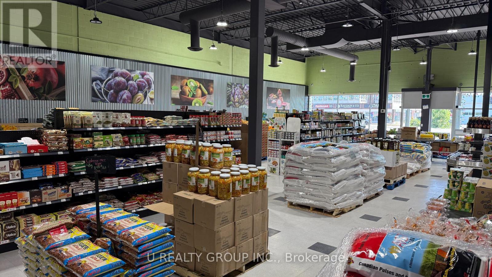 Photo 7 of 1742 Bank Street, Ottawa ON