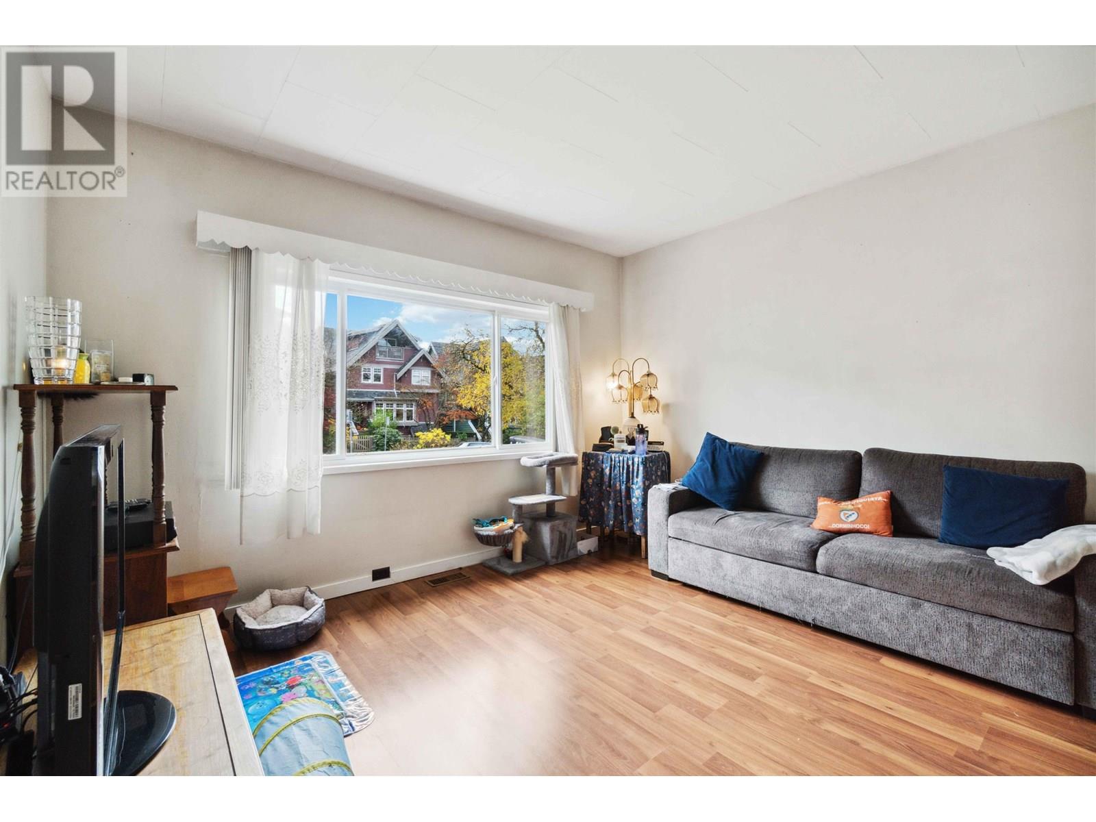 1649 GRANT STREET, Vancouver