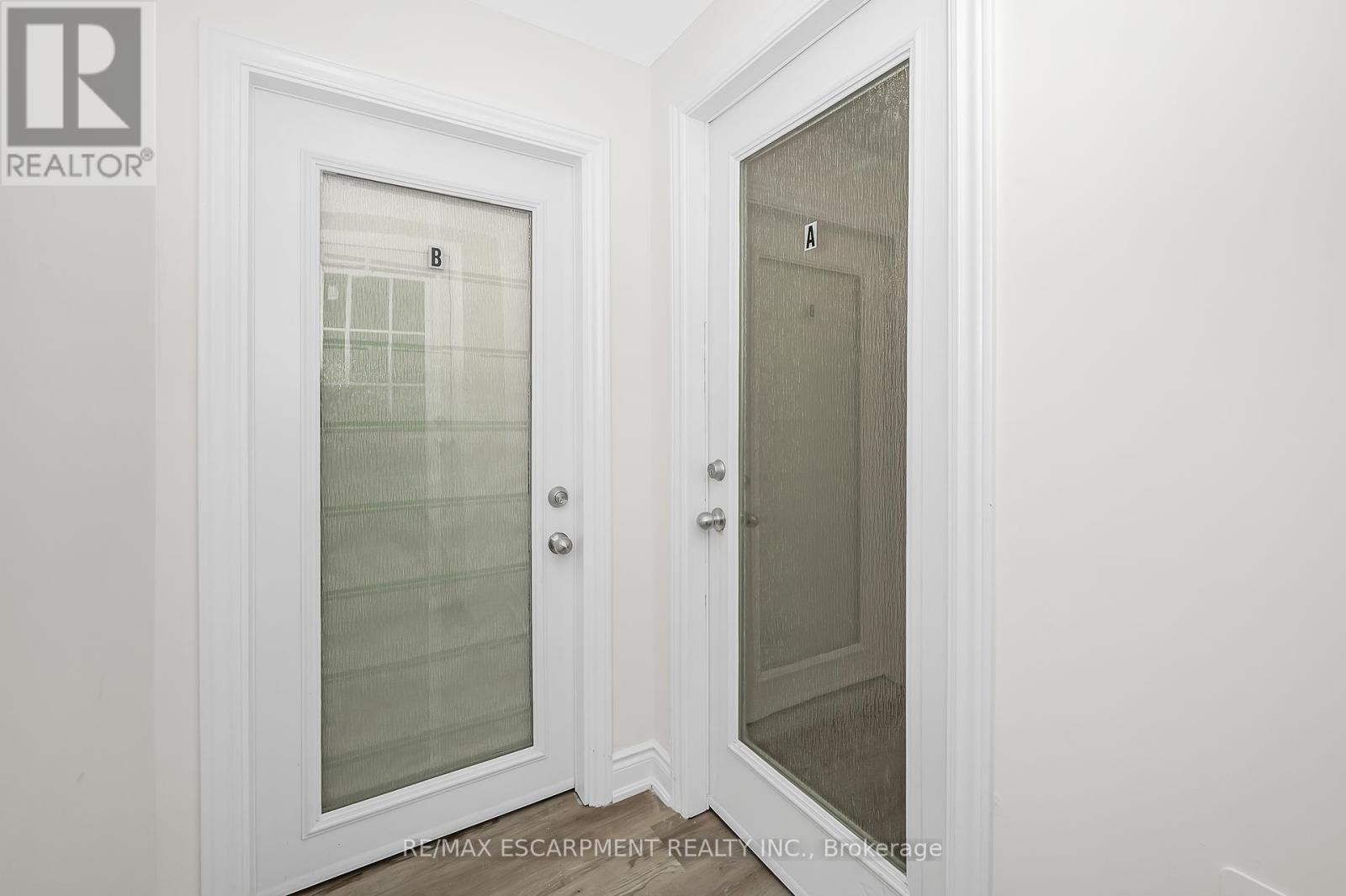 Photo 29 of 2728 Guilford Crescent, Oakville ON