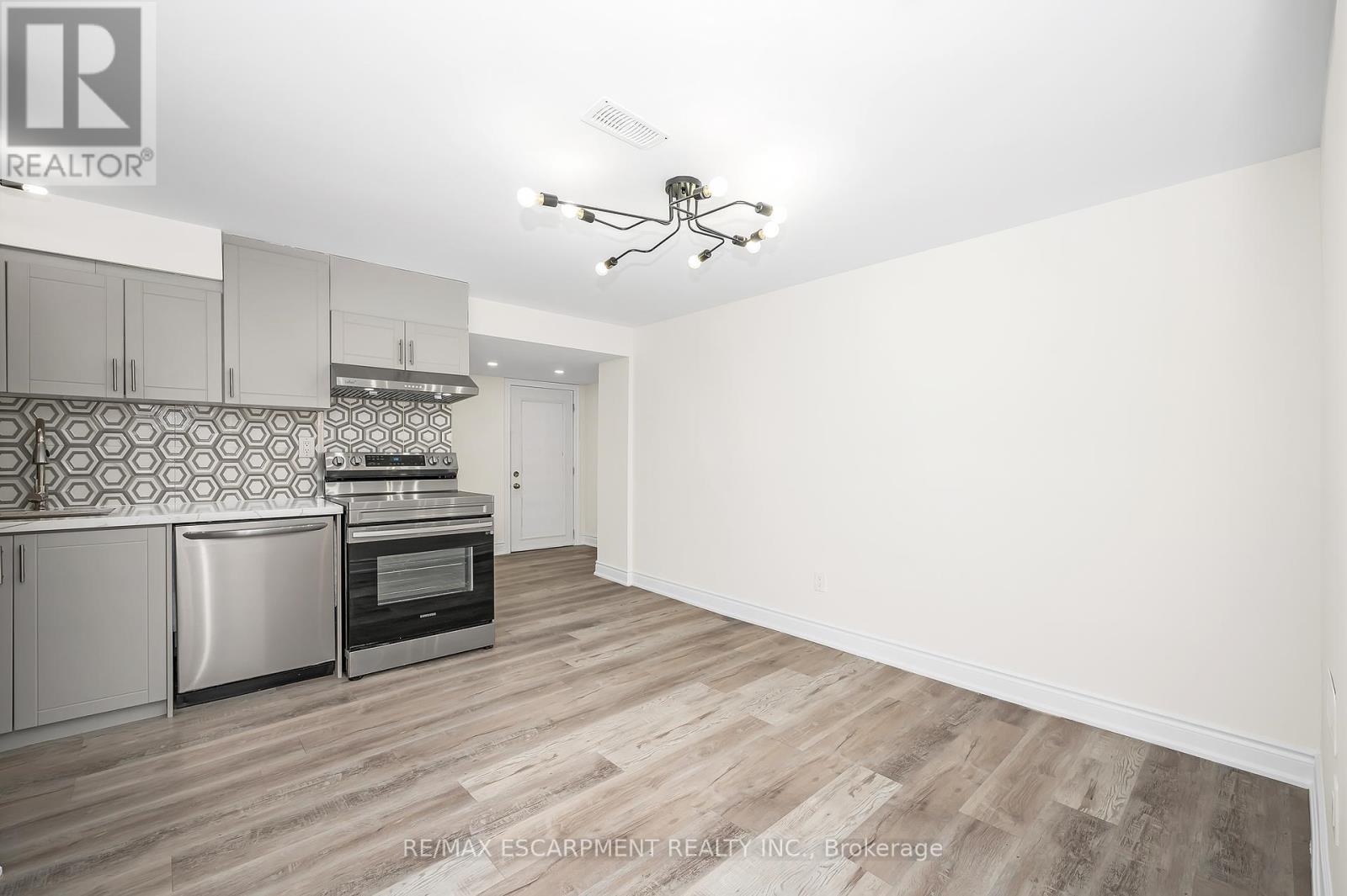 Photo 41 of 2728 Guilford Crescent, Oakville ON
