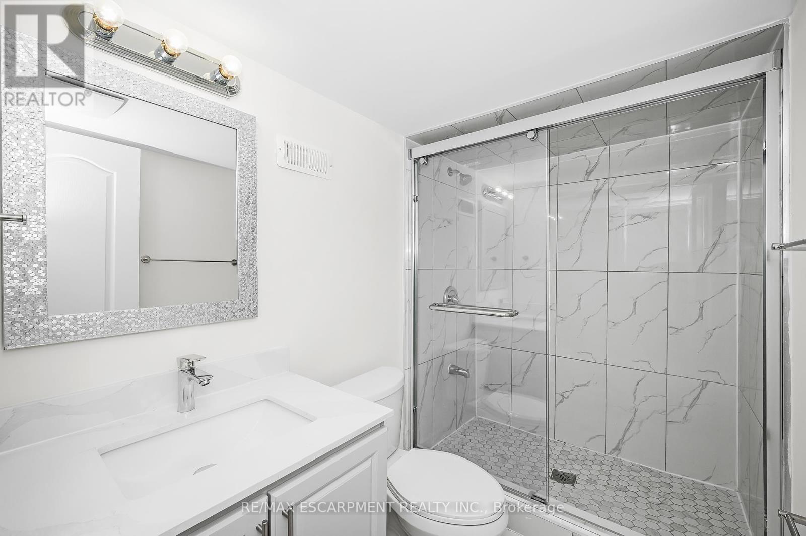 Photo 43 of 2728 Guilford Crescent, Oakville ON