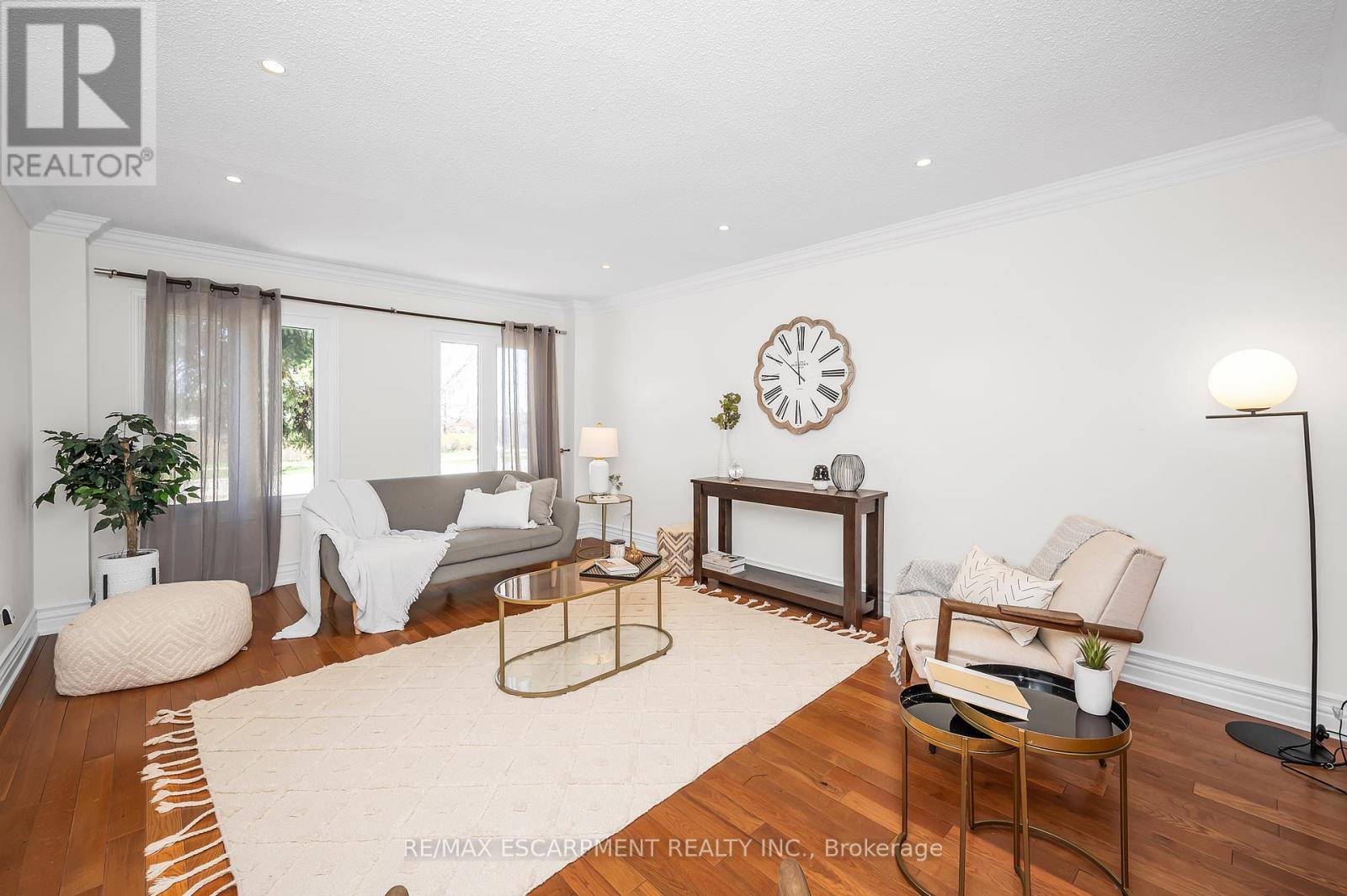 Photo 5 of 2728 Guilford Crescent, Oakville ON