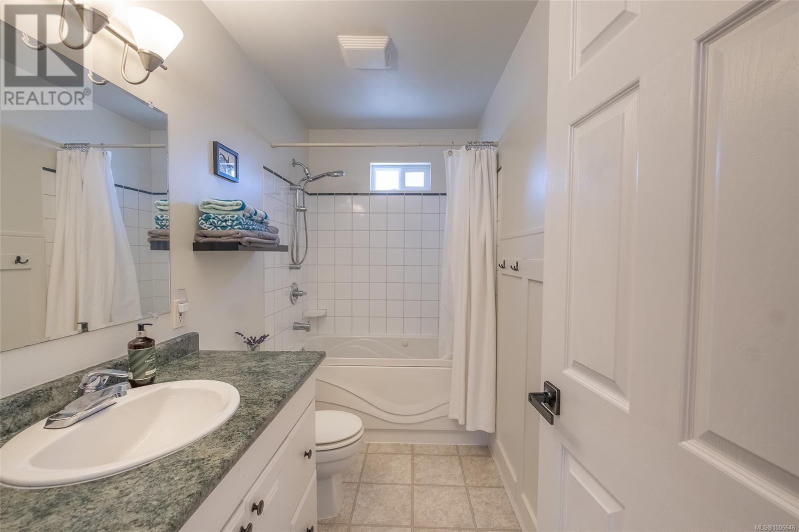 Photo 12 of 1251 Westurne Heights Rd, Whiskey Creek BC