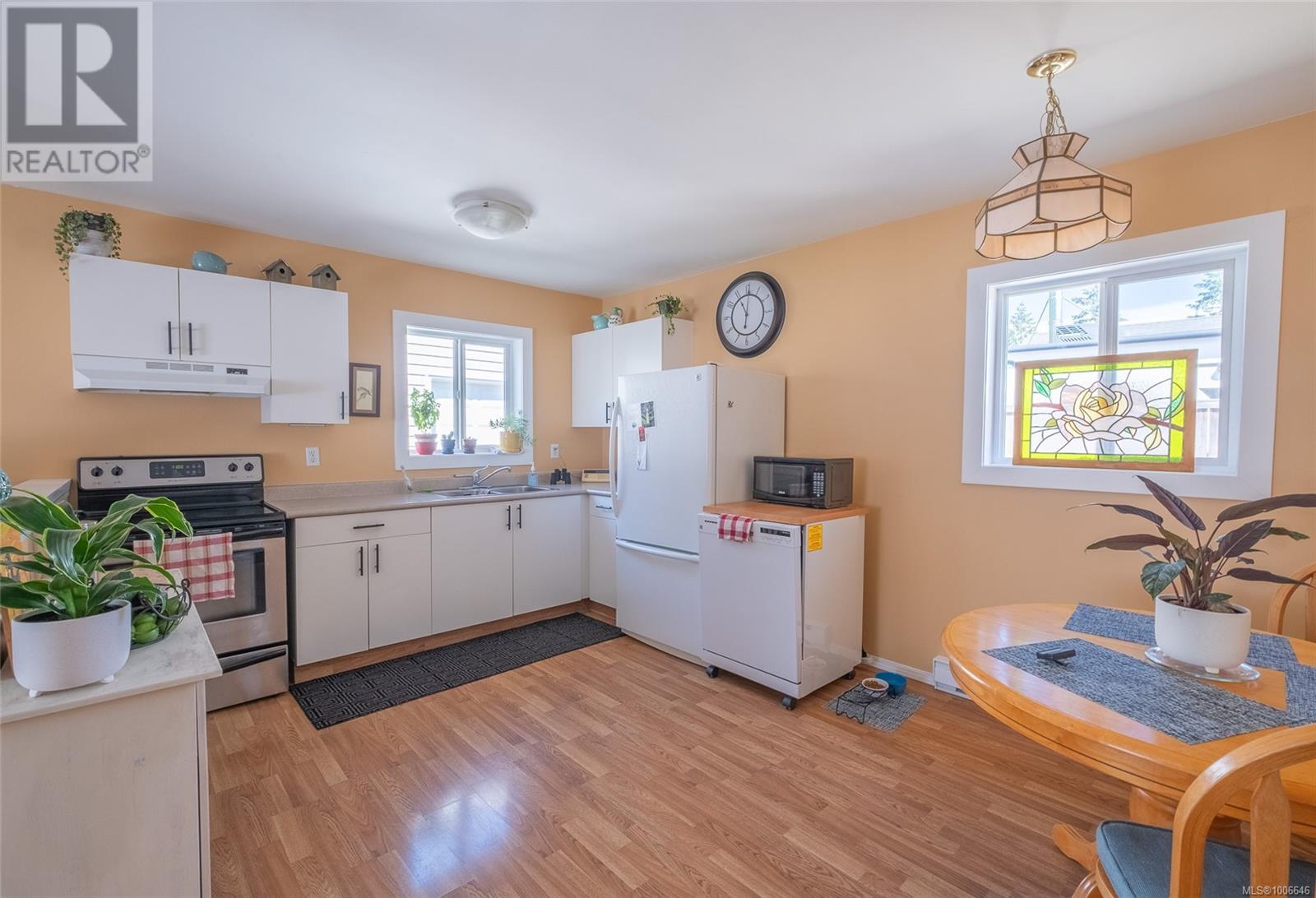 Photo 8 of 1251 Westurne Heights Rd, Whiskey Creek BC