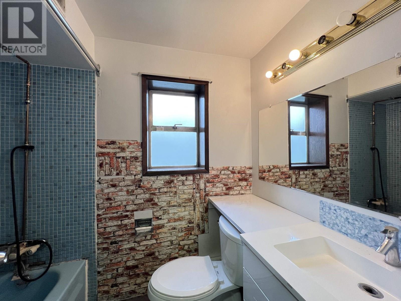 Photo 7 of 235 E 62nd Avenue, Vancouver BC