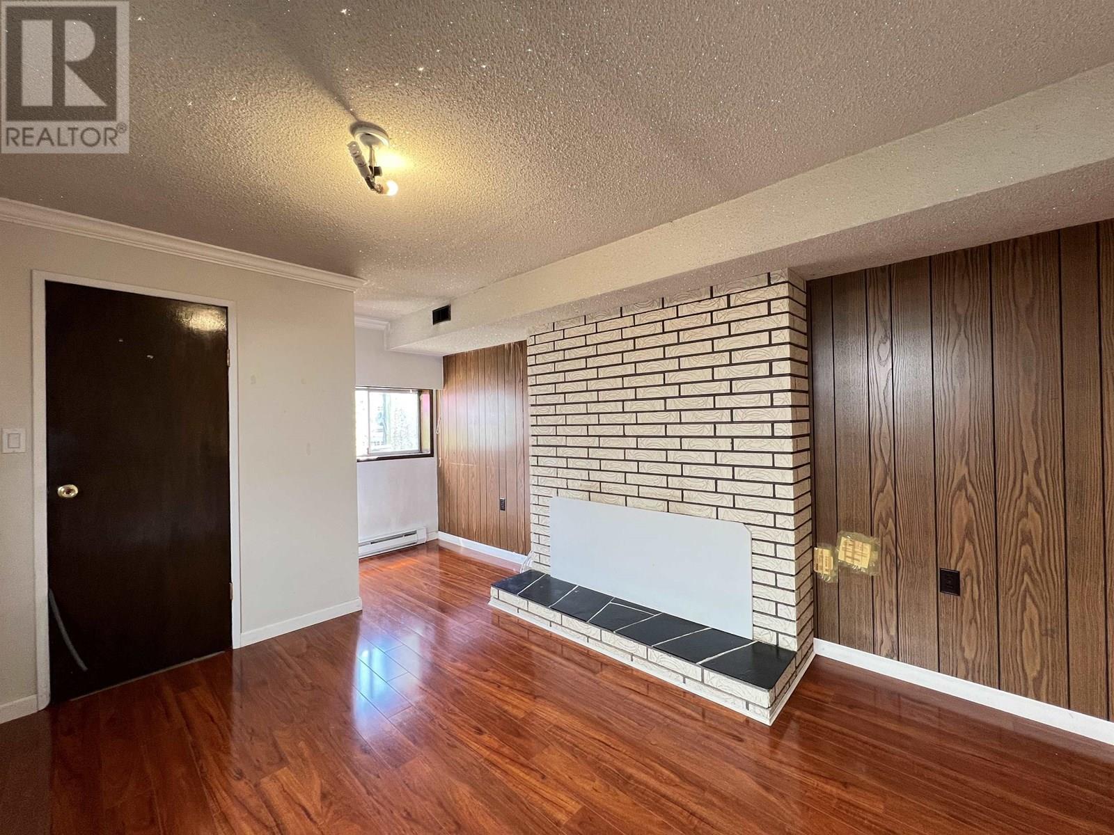 Photo 11 of 235 E 62nd Avenue, Vancouver BC