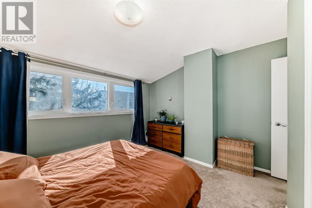 Single Family House Multi-level for Sale in   A Street NE Renfrew Calgary 